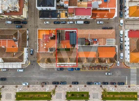 Restaurante frente ao Rio Guadiana, com possibilidade de transformação para outra afectação