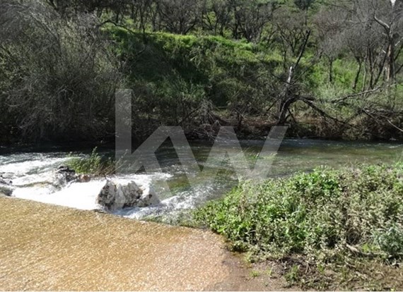 LAND WITH HOUSE TO RECOVER WITH MOUNTAIN VIEW - SÃO MARCOS DA SERRA (SILVES)