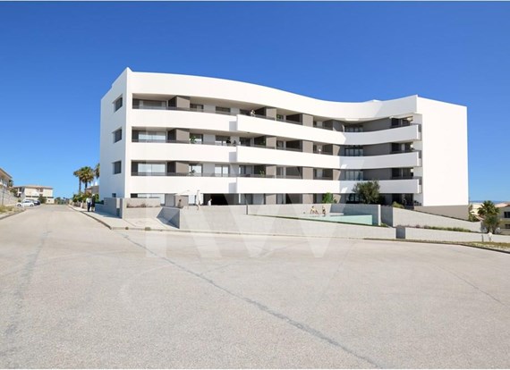 T2 in condominium with Outdoor Swimming Pool - Gym and Jacuzzi. Just 300 meters from the beach of Porto de Mós - Lagos