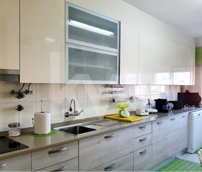 Fabuloso Apartamento T4 +1 totalmente mobilado situado numa zona habitacional em Loures - Loures Urbanização das urmeiras