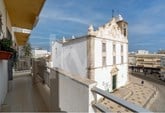 Spacious and renovated apartment in the heart of downtown Olhão