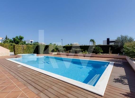 Porto de Mós Villa in Lagos - Swimming pool and Large Garden 500m2 from the Beach