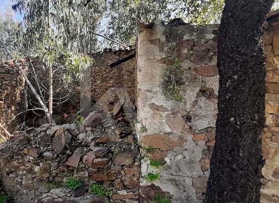 Ruin for construction or remodeling in Monchique with 75 sqm