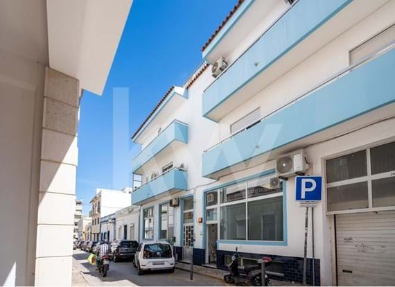Refurbished 2 bedroom apartament with lift and access to the centre of Portimão