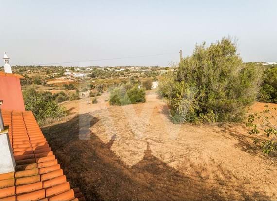 Detached T4 Villa with 1.52 Hectares of land