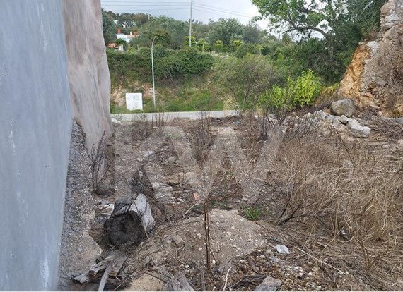 Terreno para construção com PROJECTO APROVADO para construção de casa de 2 pisos em Casais - Monchique