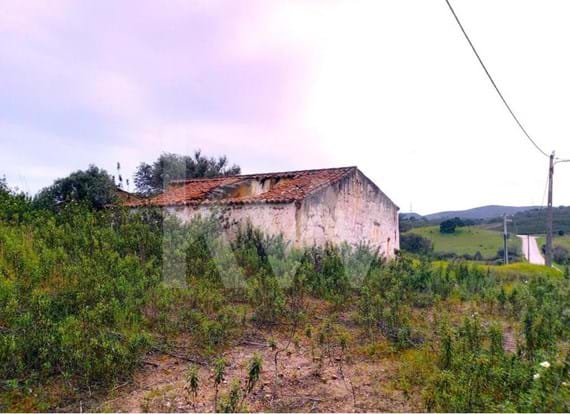 Set of Rustic Land with Ruins located in Ribeira de Arade, São Bartolomeu de Messines