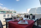 Imagine yourself living in this spacious and bright T3 - Suites duplex apartment, with two large and versatile terraces - Sea View