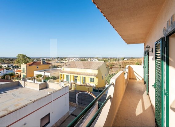 HREE-BEDROOM HOUSE WITH 1-BEDROOM FLAT IN TRANQUIL VILLAGE OF AZINHAL WITH  ALL BASIC AMENITIES, NEAR TO GOLF COURSES AND JUST 10 KM FROM ALGARVE BEACHES