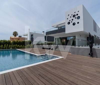 Moradia T4 nova com piscina e jardim junto do campo de Golfe em Vilamoura, Algarve - Loulé Vilamoura