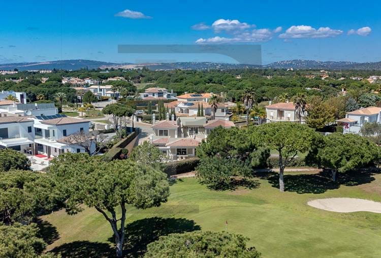 Villa exquise avec une vue imprenable sur le golf en première ligne