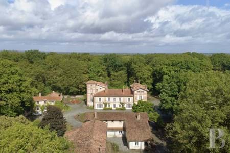 On the border of Anjou and the Nantes region, a 188-hectare hunting estate with a Tuscan feel