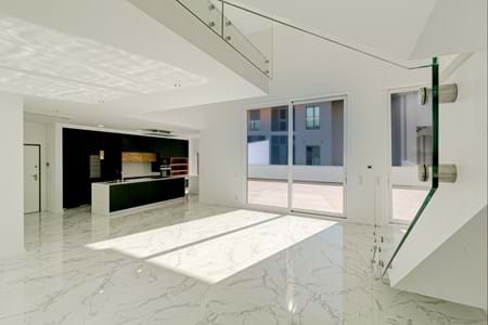 Duplex 3bedrooms with elevator, garage box and terrace in Montijo