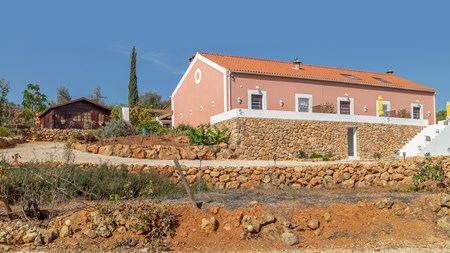  Charming 5 Bedroom Guesthouse in the Countryside of Mexilhoeira Grande