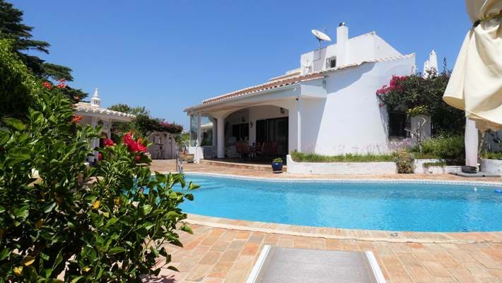 Charming 3 Bedroom Villa with Swimming Pool