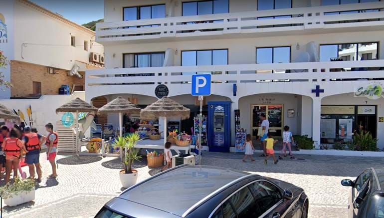 Commercial Space Located Only Two Steps from the Beautiful Beach of Salema