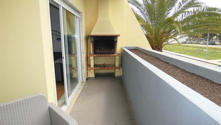 2 Bedroom Apartment for up to 4 People just 600 Meters from Lagos Marina 