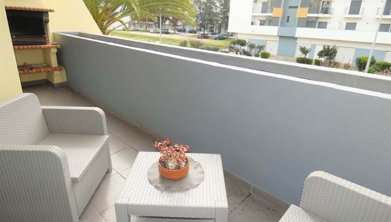 2 Bedroom Apartment for up to 4 People just 600 Meters from Lagos Marina 