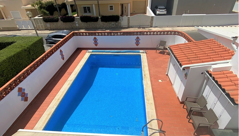 Charming 4 Bedroom Villa Located in a Residential Area