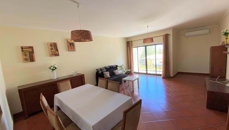 Spacious 3 Bedroom Apartment Located Walking Distance from the Meia Praia Beach