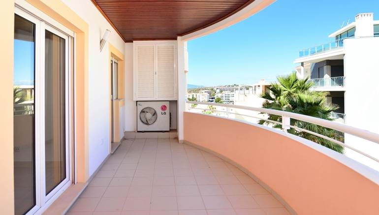 3 Bedrooms Apartment Close to All the Amenities