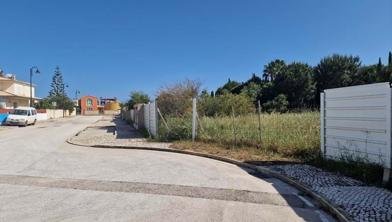 Building Plot Ideally Located Set Just a few Minutes Walk to the Beach
