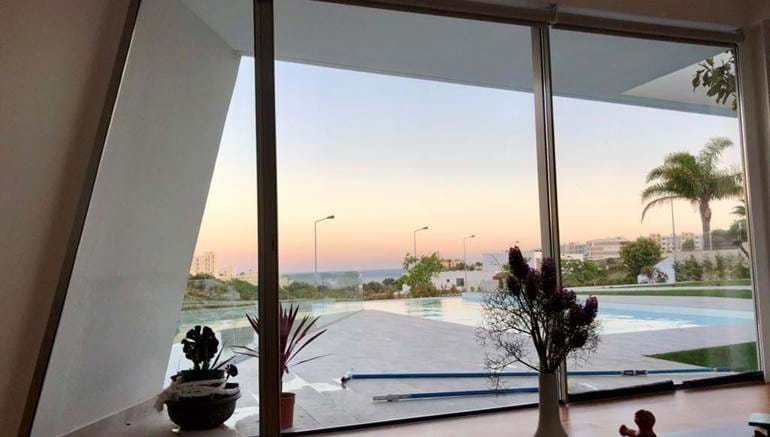 Outstanding Contemporary Villa with Sea Views