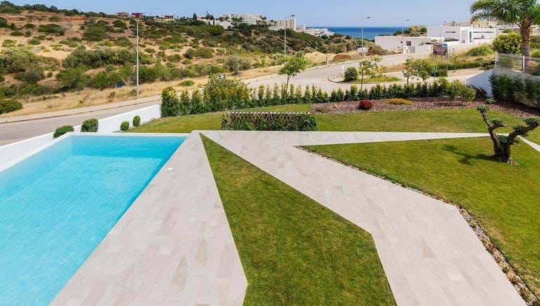 Outstanding Contemporary Villa with Sea Views