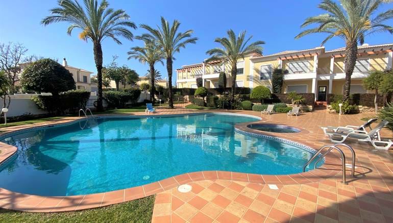 Spacious 2 Bedroom Apartment Set in a Small Complex Walking Distance to Porto de Mos Beach