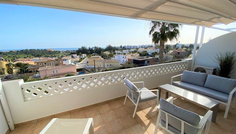2 + 1 Bedroom Townhouse with Panoramic Sea Views Located in Meia Praia
