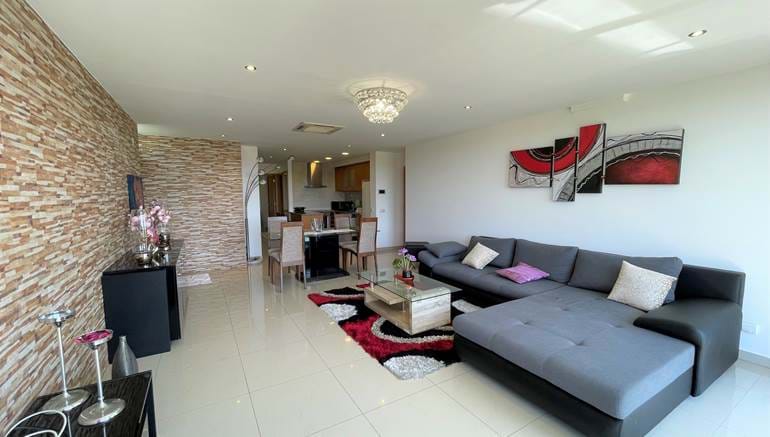 Spacious 2 + 2 Bedroom Villa Located on a Hillside with Countryside Views