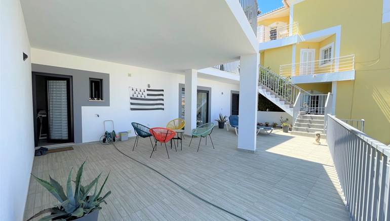 Contemporary 4 Bedroom Villa Located Walking Distance to the City Centre with Sea View