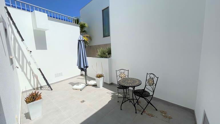 Contemporary 4 Bedroom Villa Located Walking Distance to the City Centre with Sea View