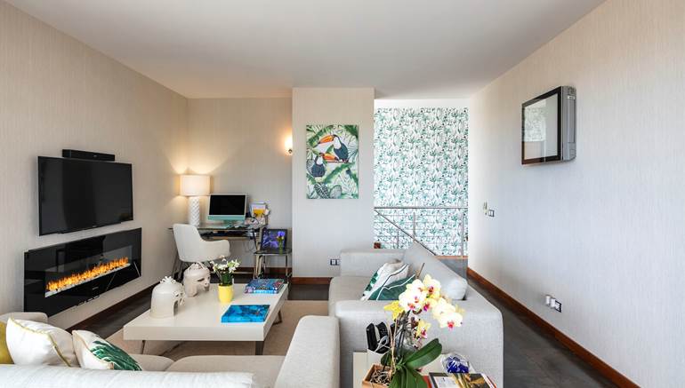 Modern 3 Bedroom Villa In Porto de Mos