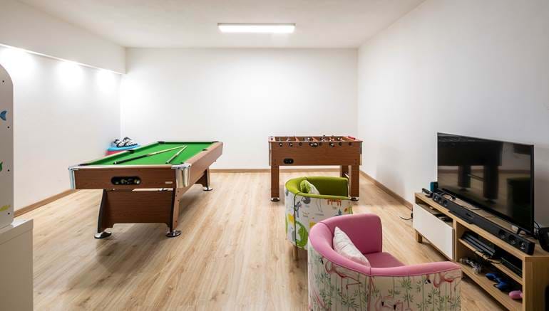 Modern 3 Bedroom Villa In Porto de Mos