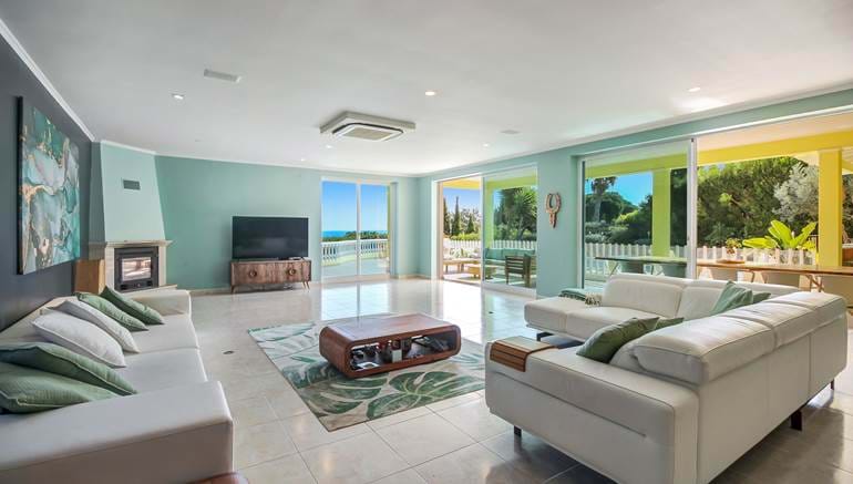Fantastique Villa de Luxe avec 4 + 2 Chambres Située sur le Golf de Boavista avec Vue sur la Mer