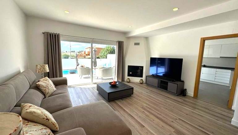 Zeitgenössische Villa mit 3 Schlafzimmern in Praia Da Luz