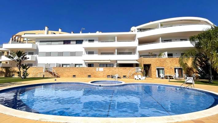 Spacious 3 Bedroom Apartment Close to the Beach 