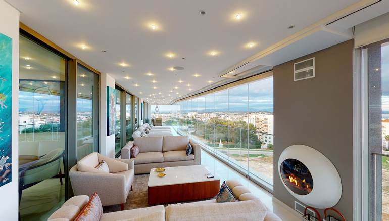 5 Bedroom Penthouse with Stunning Sea View 