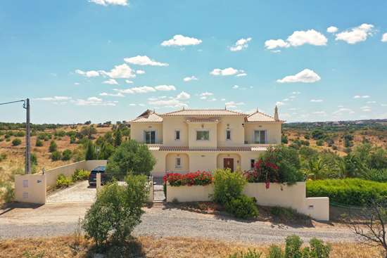 Spacious & light 4 bedroom villa with heated pool, sea views, in peaceful quiet location.