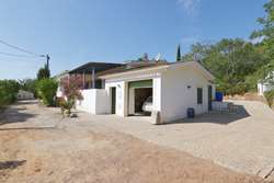 4 bedroom farmhouse with heated pool, garage, an annex in almost 1 ha near Santa Catarina F. Bispo.
