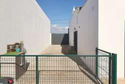 3 bedroom detached villa,  1 bedroom guest annex & a pool minutes from the centre of Faro