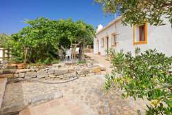 Delightfully restored 2 bedroom Quinta with the possibility of further construction & a swimming pool, near Estoi.