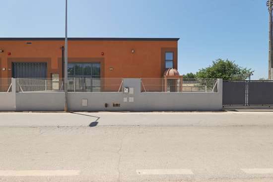 Warehouse and Shop with offices well located near Almancil