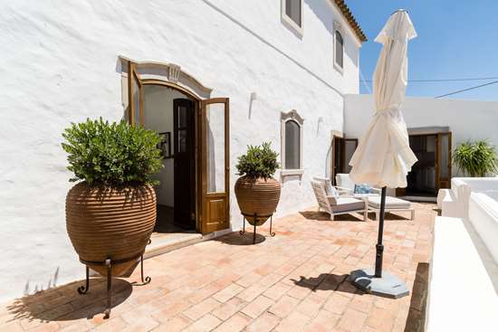 Maison de style traditionnel de 4 chambres avec annexe d’invités - entièrement rénovée et proche de Sao Bras de Alportel