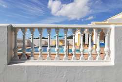 Attractive, detached 2 bedroom  villa with Large  garage, pool & beautiful sea views, near Moncarapacho.