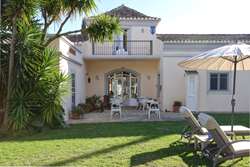 Versatile 9 bedroom home or business premises with pool & gardens near São Brás de Alportel. 