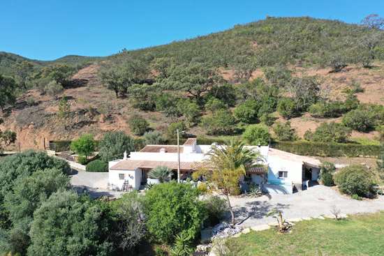 Detached 3 or 4 bedroom cottage with 1 bedroom  self contained annex, plunge pool & land, Santa Catarina.