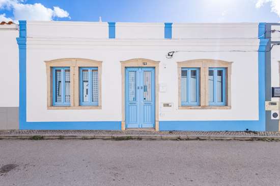 Totalmente renovada, uma casa tradicional de 2 quartos muito encantadora em São Brás de Alportel.