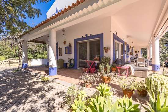Villa individuelle de 3 chambres exposée au sud, située dans un magnifique endroit calme à la campagne avec vue sur la mer - Moncarapacho.